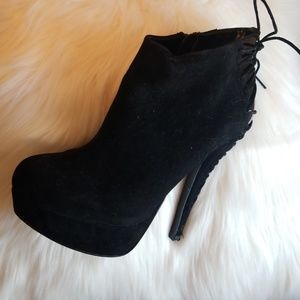 BLACK BAKERS BOOTIES